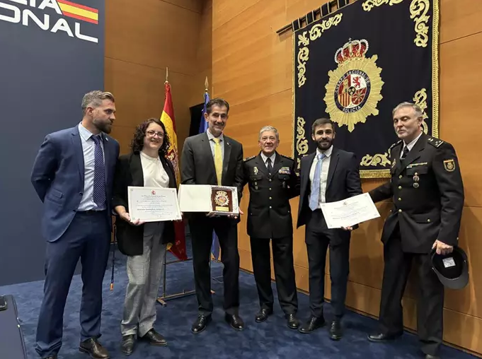 Euronet Recibe el ‘Premio Mención Honorífica’ de la Policía Nacional